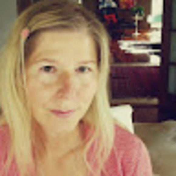 Meet your Posher, Raina - Picture 1 of 1